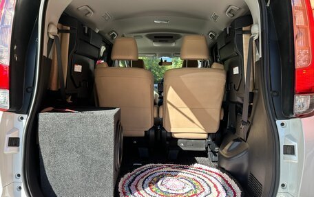 Toyota Noah III, 2014 год, 2 030 000 рублей, 19 фотография