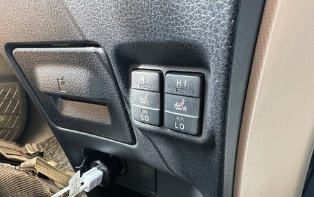 Toyota Noah III, 2014 год, 2 030 000 рублей, 29 фотография
