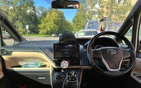 Toyota Noah III, 2014 год, 2 030 000 рублей, 21 фотография