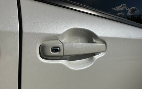 Toyota Noah III, 2014 год, 2 030 000 рублей, 32 фотография