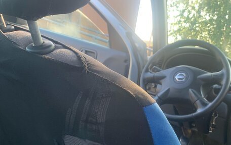 Nissan Almera, 2004 год, 300 000 рублей, 21 фотография