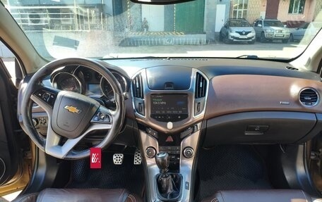 Chevrolet Cruze II, 2012 год, 900 000 рублей, 10 фотография