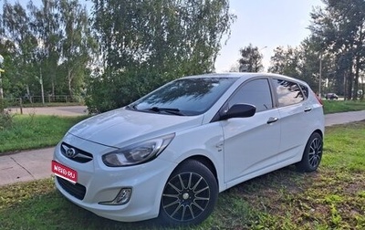 Hyundai Solaris II рестайлинг, 2013 год, 730 000 рублей, 1 фотография