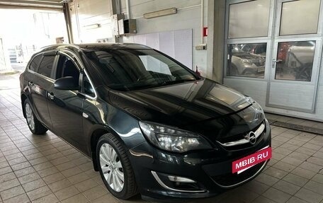 Opel Astra J, 2013 год, 850 000 рублей, 2 фотография