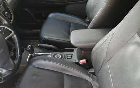 Mitsubishi Outlander III рестайлинг 3, 2013 год, 1 890 000 рублей, 6 фотография