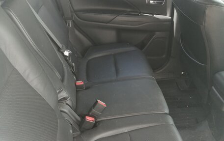 Mitsubishi Outlander III рестайлинг 3, 2013 год, 1 890 000 рублей, 8 фотография