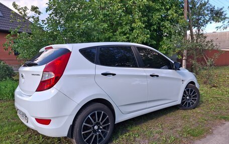 Hyundai Solaris II рестайлинг, 2013 год, 730 000 рублей, 2 фотография