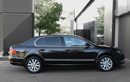 Skoda Superb III рестайлинг, 2013 год, 1 085 000 рублей, 4 фотография