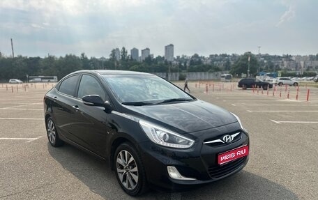 Hyundai Solaris II рестайлинг, 2013 год, 930 000 рублей, 1 фотография