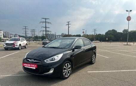 Hyundai Solaris II рестайлинг, 2013 год, 930 000 рублей, 2 фотография