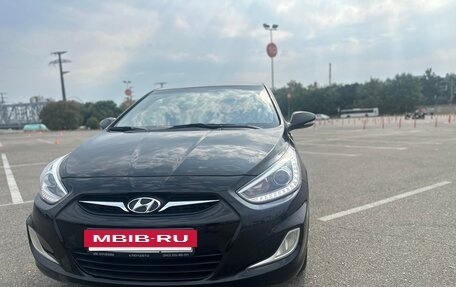 Hyundai Solaris II рестайлинг, 2013 год, 930 000 рублей, 3 фотография