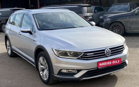 Volkswagen Passat B8 рестайлинг, 2018 год, 2 249 600 рублей, 2 фотография