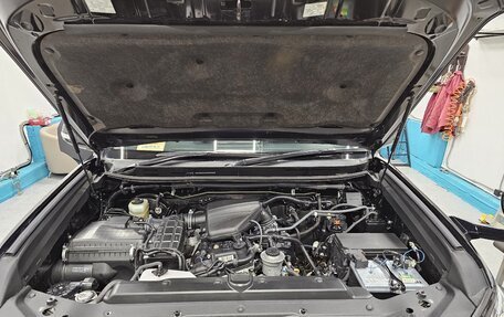 Toyota Land Cruiser Prado 150 рестайлинг 2, 2019 год, 3 600 000 рублей, 12 фотография