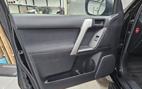 Toyota Land Cruiser Prado 150 рестайлинг 2, 2019 год, 3 600 000 рублей, 16 фотография