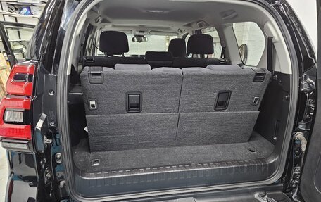 Toyota Land Cruiser Prado 150 рестайлинг 2, 2019 год, 3 600 000 рублей, 26 фотография