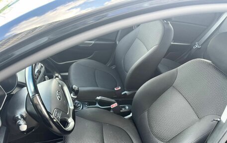 KIA Rio III рестайлинг, 2017 год, 895 000 рублей, 19 фотография