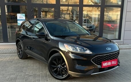 Ford Escape, 2019 год, 1 750 000 рублей, 2 фотография