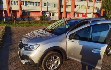 Renault Logan II, 2020 год, 1 100 000 рублей, 2 фотография