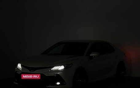 Toyota Camry, 2021 год, 3 550 000 рублей, 2 фотография