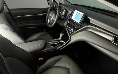Toyota Camry, 2021 год, 3 550 000 рублей, 20 фотография