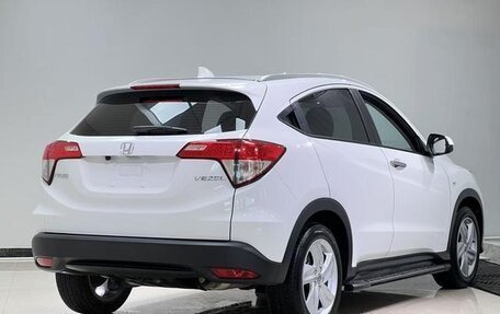 Honda Vezel, 2021 год, 1 300 000 рублей, 6 фотография