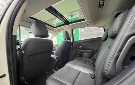 Honda Vezel, 2021 год, 1 300 000 рублей, 10 фотография