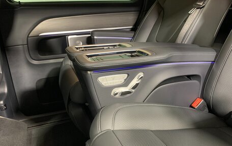 Mercedes-Benz V-Класс, 2024 год, 18 000 000 рублей, 12 фотография