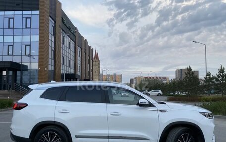 Chery Tiggo 8 Pro, 2022 год, 2 100 000 рублей, 3 фотография