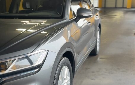 Volkswagen Touareg III, 2019 год, 4 200 000 рублей, 2 фотография