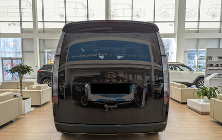 Hyundai Staria, 2024 год, 5 900 000 рублей, 4 фотография