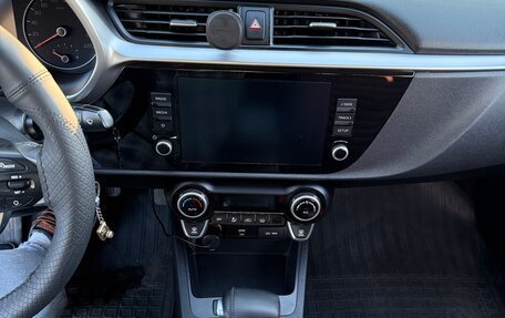KIA Rio IV, 2021 год, 1 650 000 рублей, 10 фотография