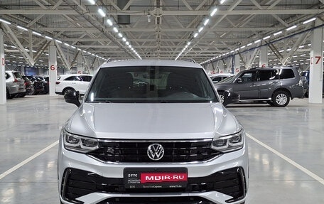 Volkswagen Tiguan II, 2021 год, 4 050 000 рублей, 2 фотография