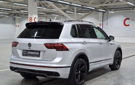 Volkswagen Tiguan II, 2021 год, 4 050 000 рублей, 5 фотография