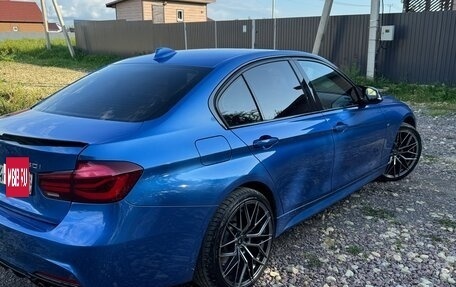 BMW 3 серия, 2018 год, 2 400 000 рублей, 3 фотография