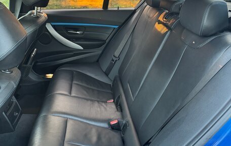 BMW 3 серия, 2018 год, 2 400 000 рублей, 11 фотография