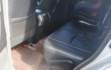 Toyota Land Cruiser Prado 150 рестайлинг 2, 2010 год, 4 000 000 рублей, 8 фотография