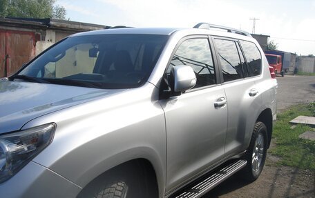 Toyota Land Cruiser Prado 150 рестайлинг 2, 2010 год, 4 000 000 рублей, 4 фотография