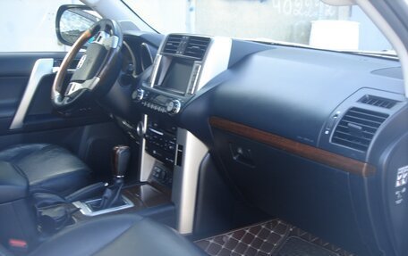 Toyota Land Cruiser Prado 150 рестайлинг 2, 2010 год, 4 000 000 рублей, 14 фотография
