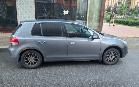 Volkswagen Golf VI, 2010 год, 700 000 рублей, 2 фотография