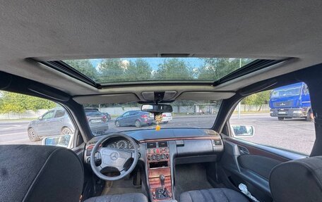 Mercedes-Benz E-Класс, 1996 год, 170 000 рублей, 6 фотография