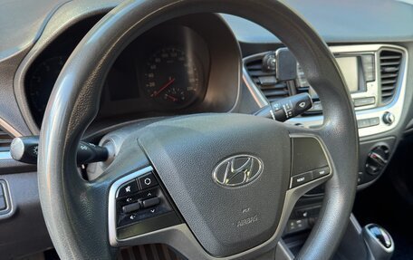 Hyundai Solaris II рестайлинг, 2017 год, 1 050 000 рублей, 6 фотография