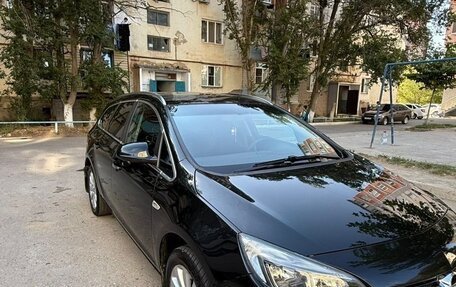 Opel Astra J, 2013 год, 900 000 рублей, 3 фотография