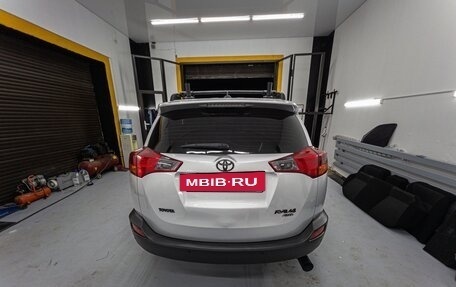 Toyota RAV4, 2014 год, 1 850 000 рублей, 4 фотография
