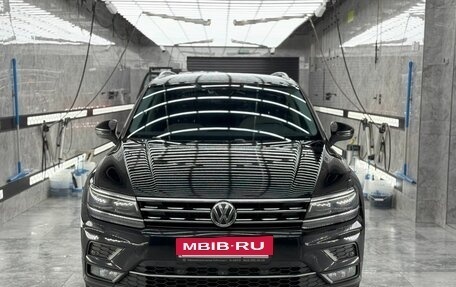 Volkswagen Tiguan II, 2019 год, 2 250 000 рублей, 2 фотография