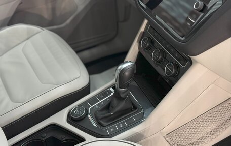 Volkswagen Tiguan II, 2019 год, 2 250 000 рублей, 25 фотография