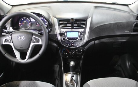 Hyundai Solaris II рестайлинг, 2013 год, 920 000 рублей, 15 фотография