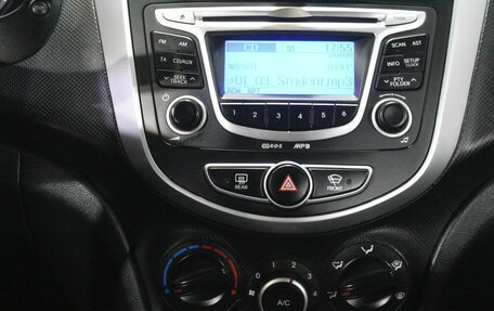 Hyundai Solaris II рестайлинг, 2013 год, 920 000 рублей, 16 фотография