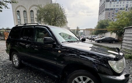 Toyota Land Cruiser 100 рестайлинг 2, 2006 год, 1 900 000 рублей, 1 фотография