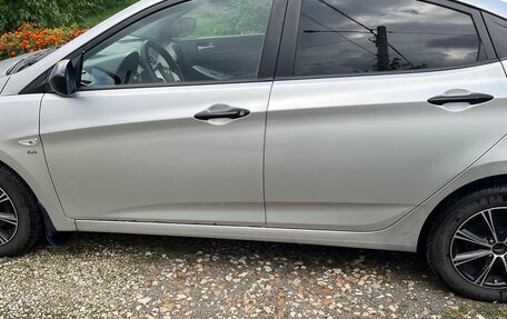 Hyundai Solaris II рестайлинг, 2012 год, 645 000 рублей, 3 фотография