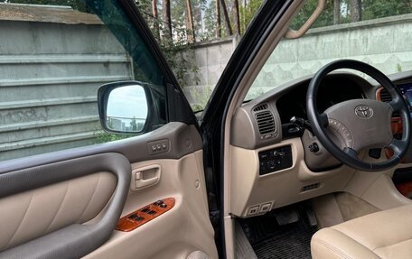 Toyota Land Cruiser 100 рестайлинг 2, 2006 год, 1 900 000 рублей, 9 фотография